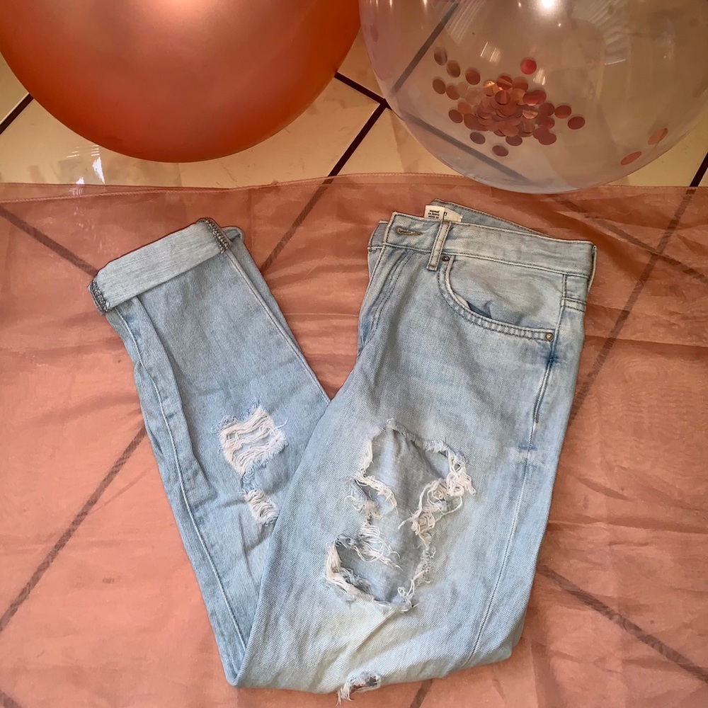 Distressed Boyfriend Jeans